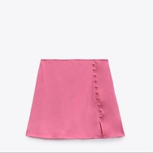Button satin effect skort
